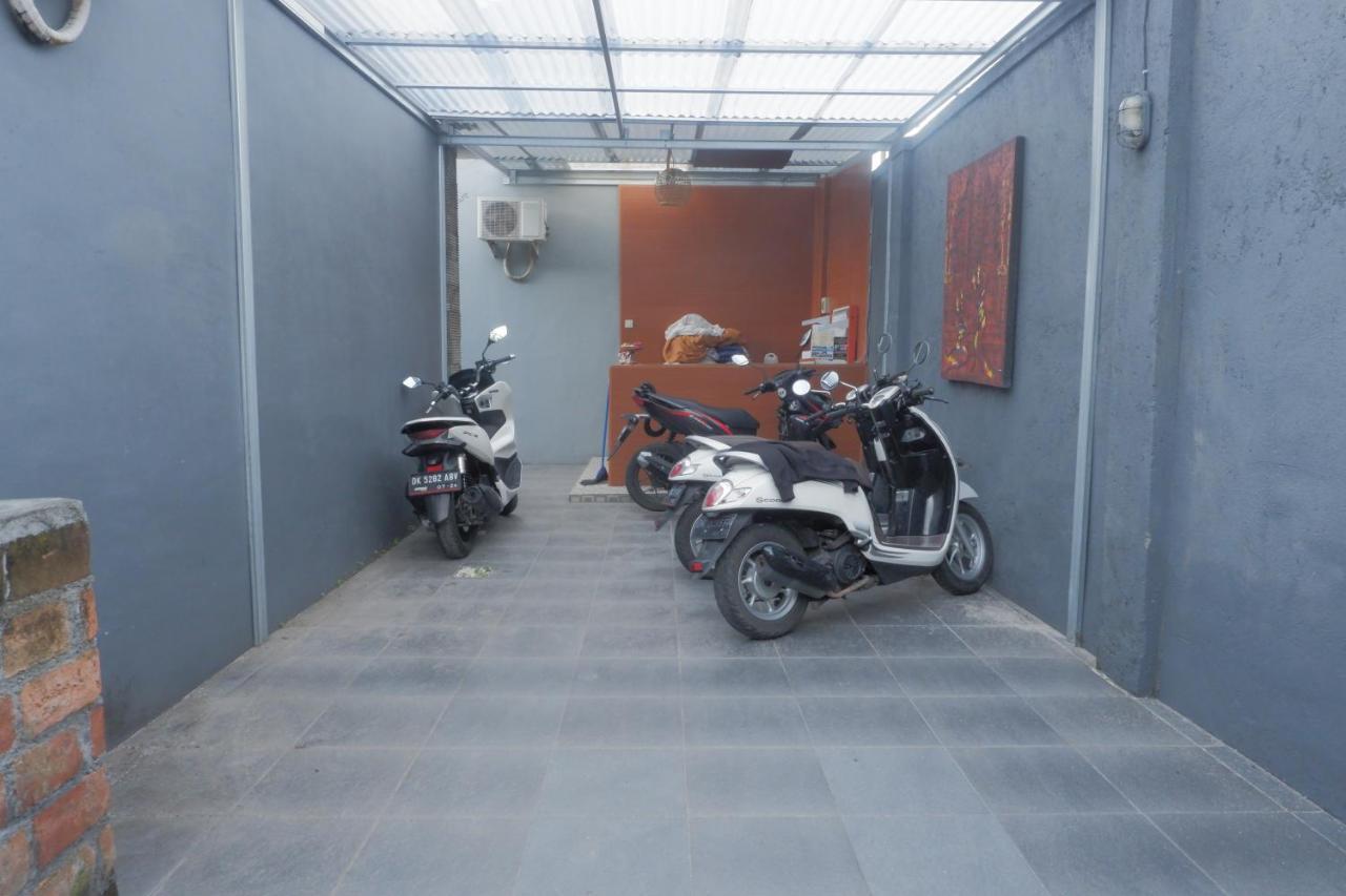 Baik Baik Homestay 乌鲁瓦图 外观 照片